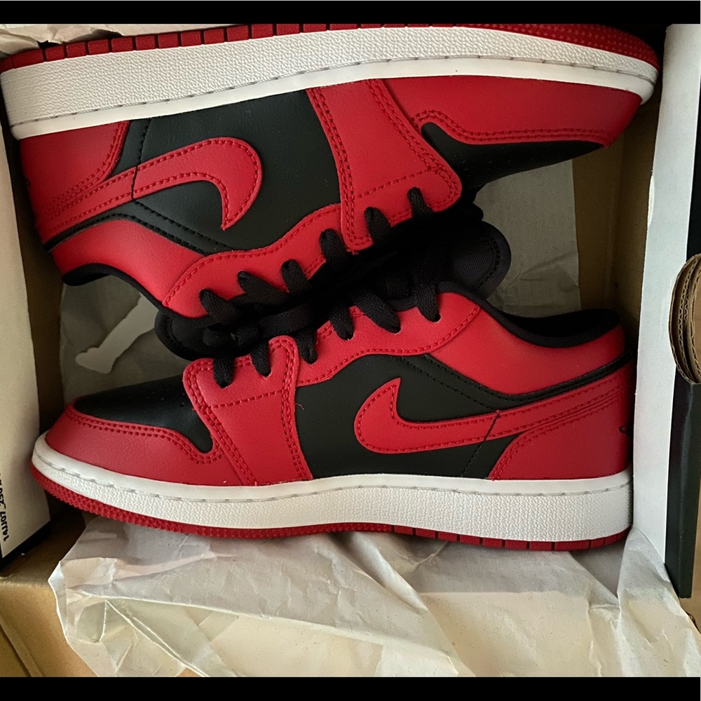 Red and Black Nike Unisex Sneakers
